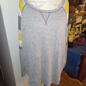 Size 3 light weight sweater top